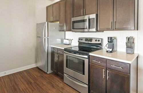 Katy Apartment | Landing | Modern 1BD, Courtyard, Pool