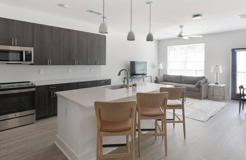 Crestline Heights Apartment | Landing | Modern 1BD, Gym, Pool