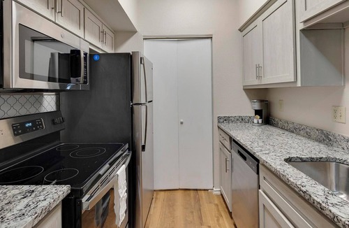 Lewisville Apartment | Landing | Modern 1BD, Gym