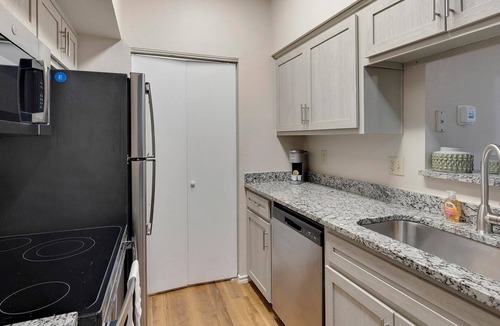 Lewisville Apartment | Landing | Modern 1BD, Gym