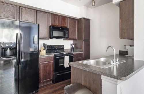 Northeast Houston Apartment | Landing | Modern 1BD, Game Room, Clubhouse