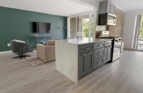 Greenbelt Apartment | Landing | Modern 1BD, Gym, Pool