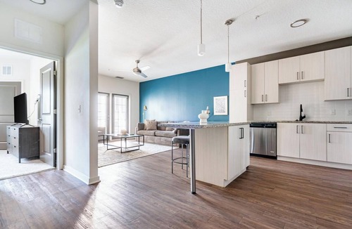Tropic Apartment | Landing | Modern 1BD, Gym, Courtyard