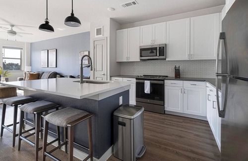 Lower Basin Lake Travis Apartment | Landing | Modern 1BD, Gym, Clubhouse