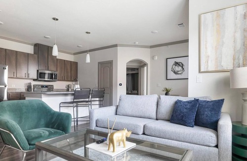 Manor Apartment | Landing | Modern 1BD, Gym, Clubhouse
