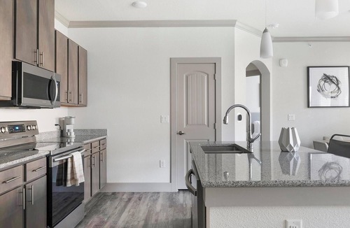 Manor Apartment | Landing | Modern 1BD, Gym, Clubhouse