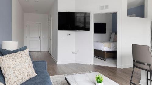 Rome Apartment | Landing Modern 1BD Gym Clubhouse