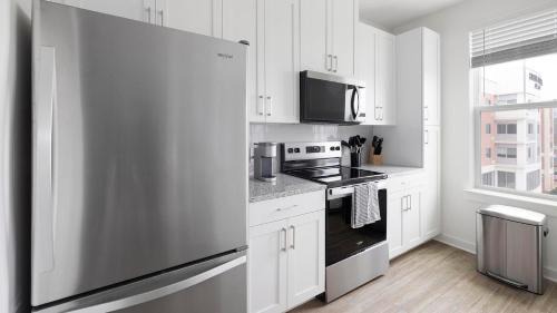 Rome Apartment | Landing Modern 1BD Gym Clubhouse