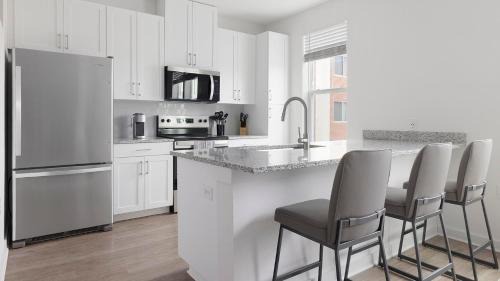 Rome Apartment | Landing Modern 1BD Gym Clubhouse