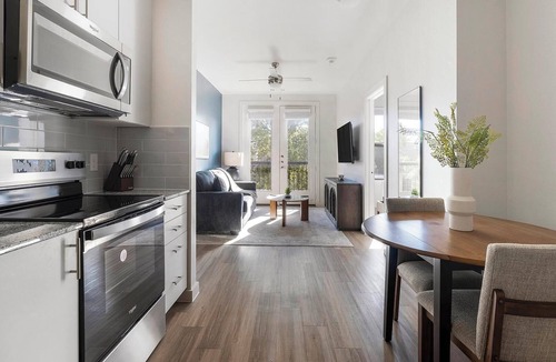 Sweetbriar Apartment | Landing | Modern 1BD, Gym, Pool