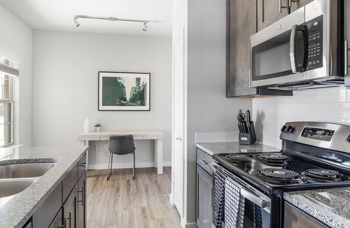 Dallas Apartment | Landing | Modern 1BD, Gym, Pool