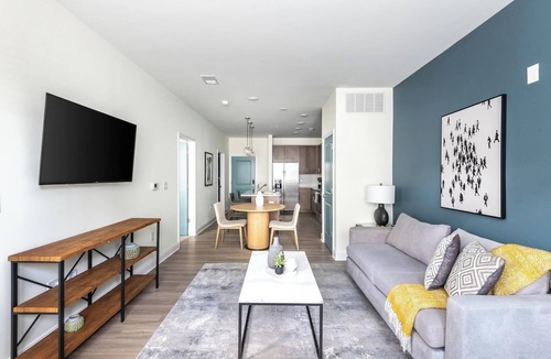 Wilmington Apartment | Landing | Modern 1BD, Gym, Pool