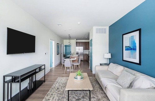 Wilmington Apartment | Landing | Modern 1BD, Gym, Pool