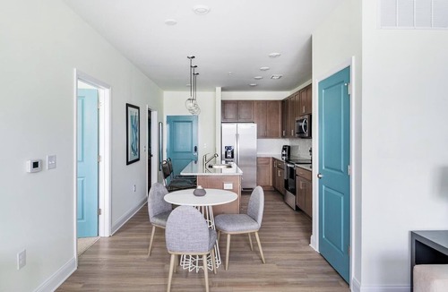Wilmington Apartment | Landing | Modern 1BD, Gym, Pool
