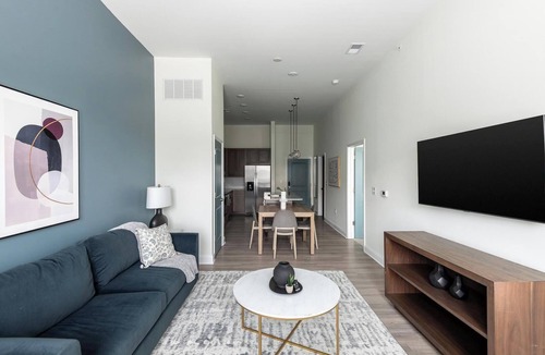 Wilmington Apartment | Landing | Modern 1BD, Gym, Pool