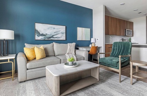 Buda Apartment | Landing | Modern 1BD, Gym, Pool