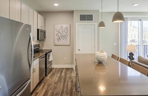 West Oak Hill Apartment | Landing | Modern 1BD, Gym