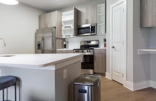 Fort Myers Apartment | Landing Modern 1BD Gym Pool