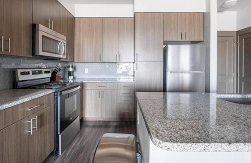 Memorial Apartment | Landing | Modern 1BD, Gym