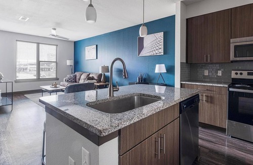 Memorial Apartment | Landing | Modern 1BD, Gym