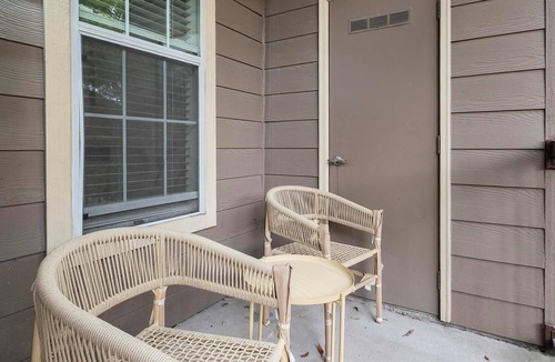 Barker Apartment | Landing | Modern 1BD, Gym, Clubhouse