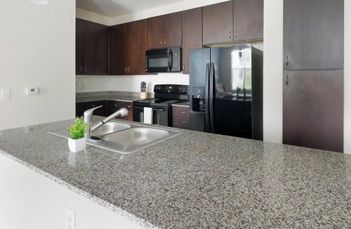 Northeast Houston Apartment | Landing | Modern 1BD, Gym, Game Room