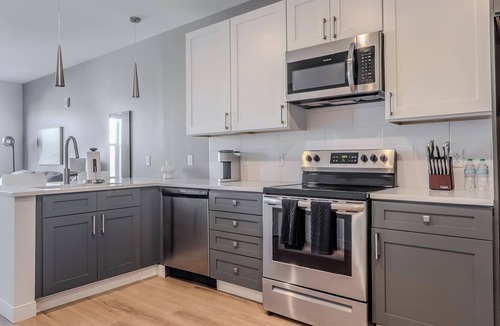 Ithaca Apartment | Landing | Modern 1BD, Gym
