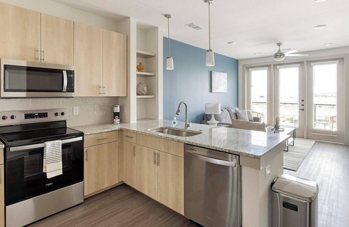 Anna Apartment | Landing | Modern 1BD, Gym, Yoga Studio