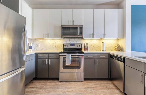 Fort Worth Apartment | Landing | Modern 1BD in Downtown Fort Worth