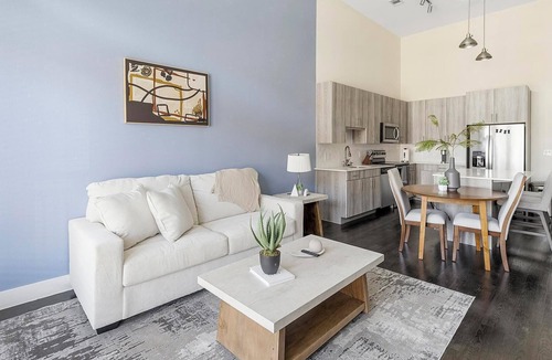 Fort Worth Apartment | Landing | Modern 1BD in Bricktown