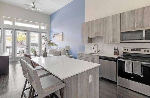 Fort Worth Apartment | Landing | Modern 1BD in Bricktown
