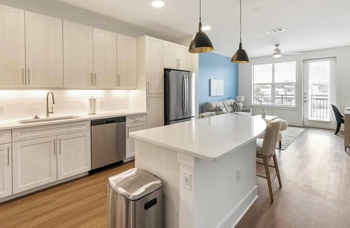 Roanoke Apartment | Landing | Modern 1BD in Downtown Roanoke