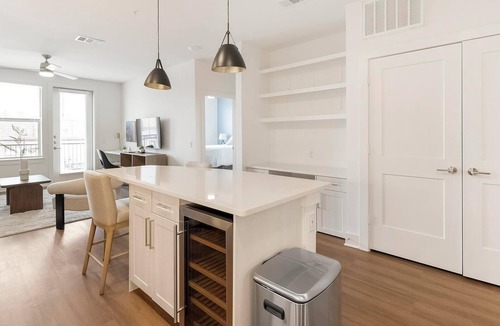 Roanoke Apartment | Landing | Modern 1BD in Downtown Roanoke