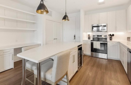 Roanoke Apartment | Landing | Modern 1BD in Downtown Roanoke