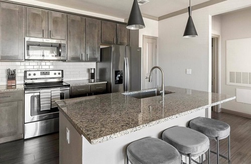 Baytown Apartment | Landing | Modern 1BD in Bellview Acres Whiting