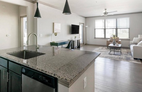 Baytown Apartment | Landing | Modern 1BD in Bellview Acres Whiting
