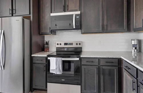 Corinth Apartment | Landing | Modern 1BD in Corinth