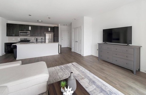 Schaumburg Apartment | Landing | Modern 1BD, Pool, Yoga Studio