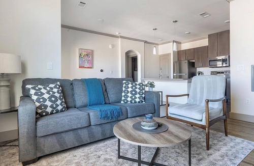 Manor Apartment | Landing | Modern 1BD, Pool, Gym