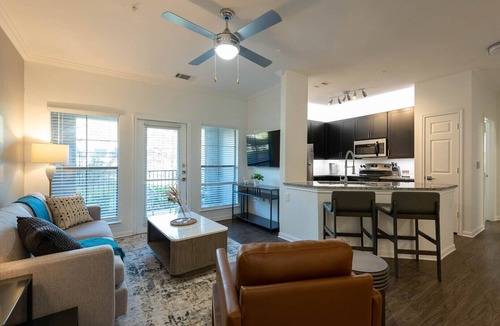 Austin Apartment | Landing | Modern 1BD, Pool, Courtyard