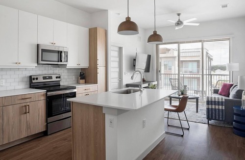 Austin Apartment | Landing | Modern 1BD, Pool, Clubhouse