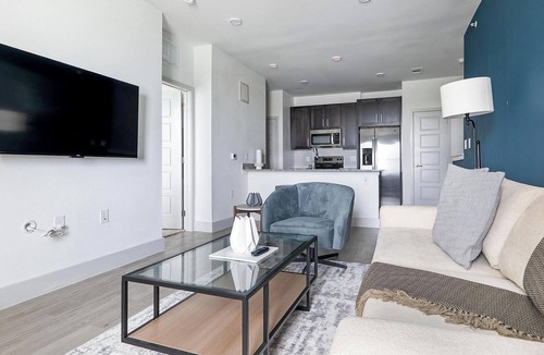 Austin Apartment | Landing | Modern 1BD, Pool, Gym