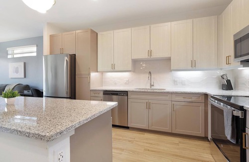 Scofield Farms Apartment | Landing | Modern 1BD, Pool, Gym