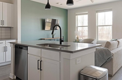 Sugar Hill Apartment | Landing | Modern 1BD, Pool, Gym