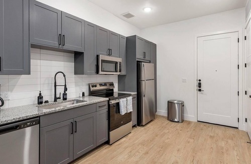 Denton Apartment | Landing | Modern 1BD, Pool, Gym