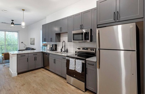 Denton Apartment | Landing | Modern 1BD, Pool, Gym