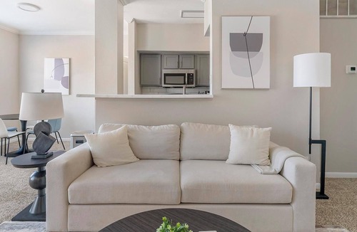 Briarforest Apartment | Landing | Modern 1BD, Pool, Gym