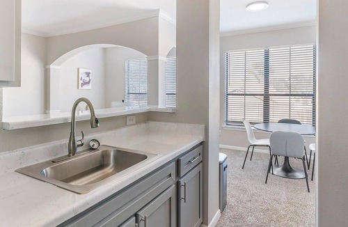 Briarforest Apartment | Landing | Modern 1BD, Pool, Gym