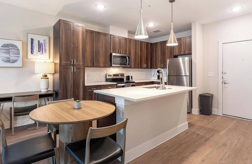 Seguin Apartment | Landing | Modern 1BD, Pool, Gym