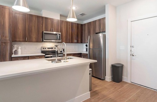 Seguin Apartment | Landing | Modern 1BD, Pool, Gym
